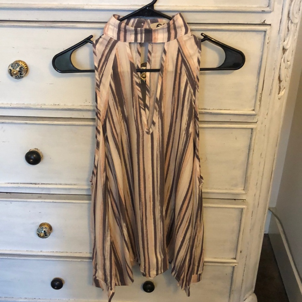 Long sleeve cold shoulder blouse!